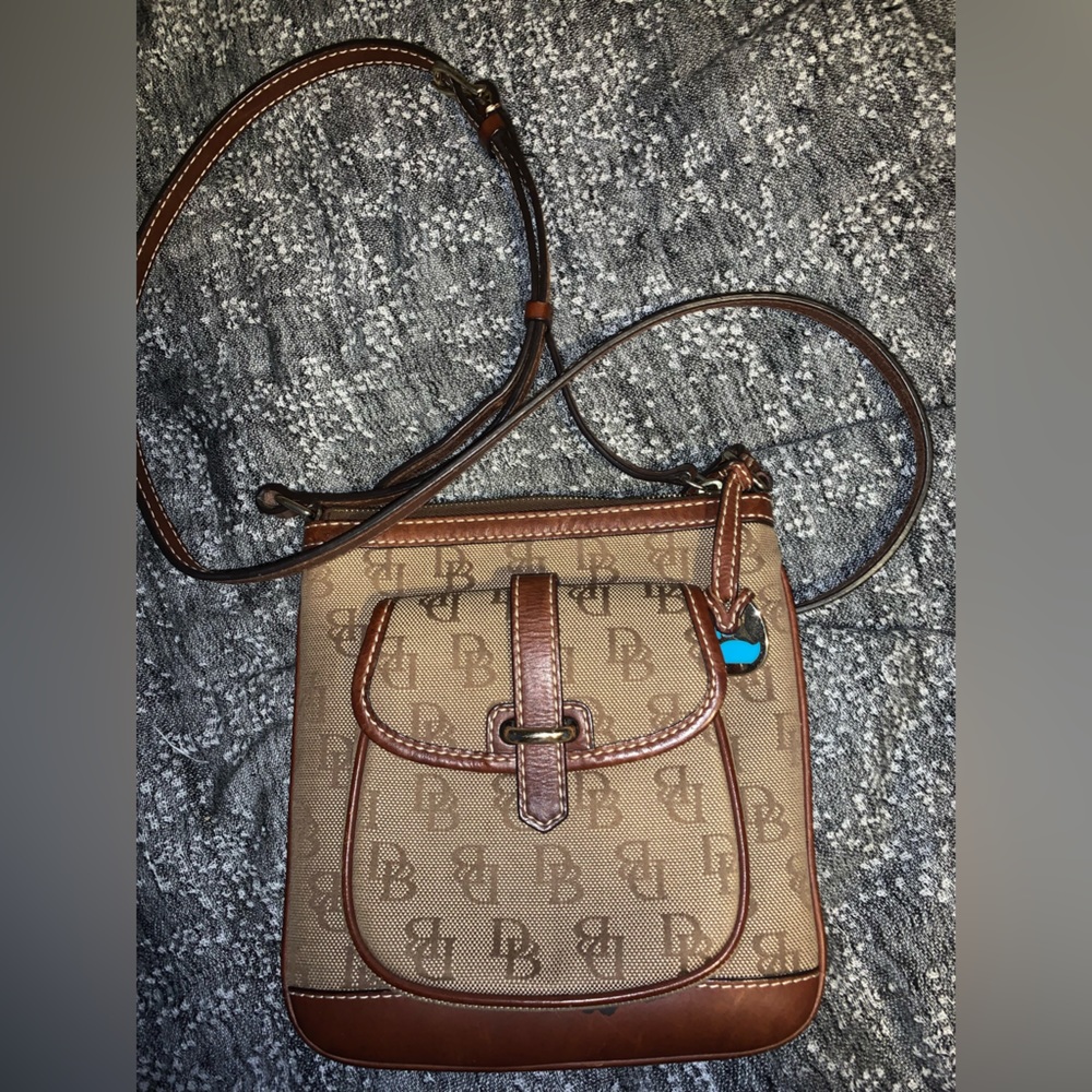 Brown vintage Dooney and Bourke crossbody, like new